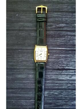 RARE Vintage Mens Seiko Barrel Gold White Watch New Mvt  Bat